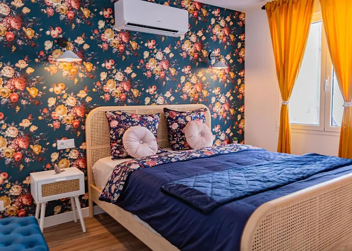Playroom Xxl Loft Love Room Avec Espace Spa Terrasse Vue Sur Les Toits Salle De Jeux Pour Adultes Libourne Centre 10 Min De St Emilion Proche Bordeaux