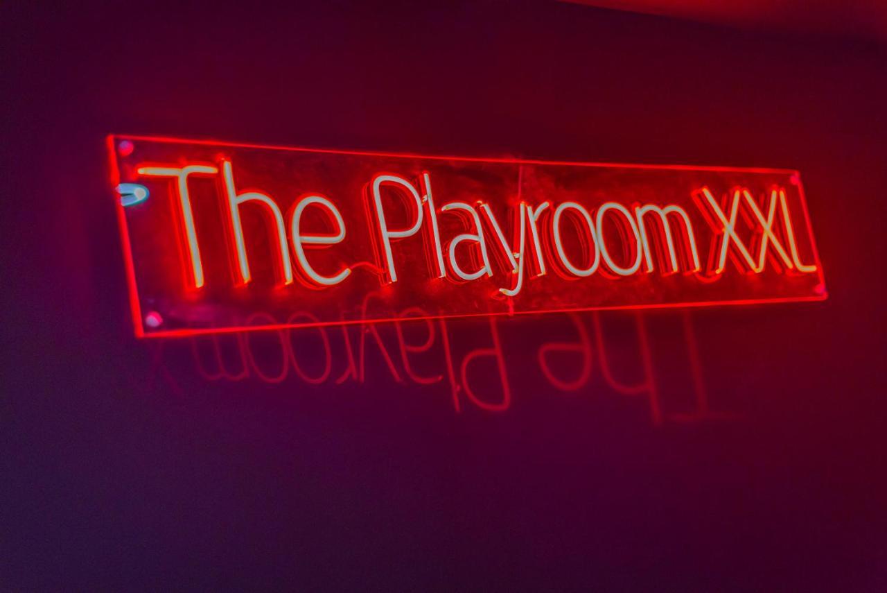Playroom Xxl Loft: Adult Retreat With Rooftop Views Villa Libourne