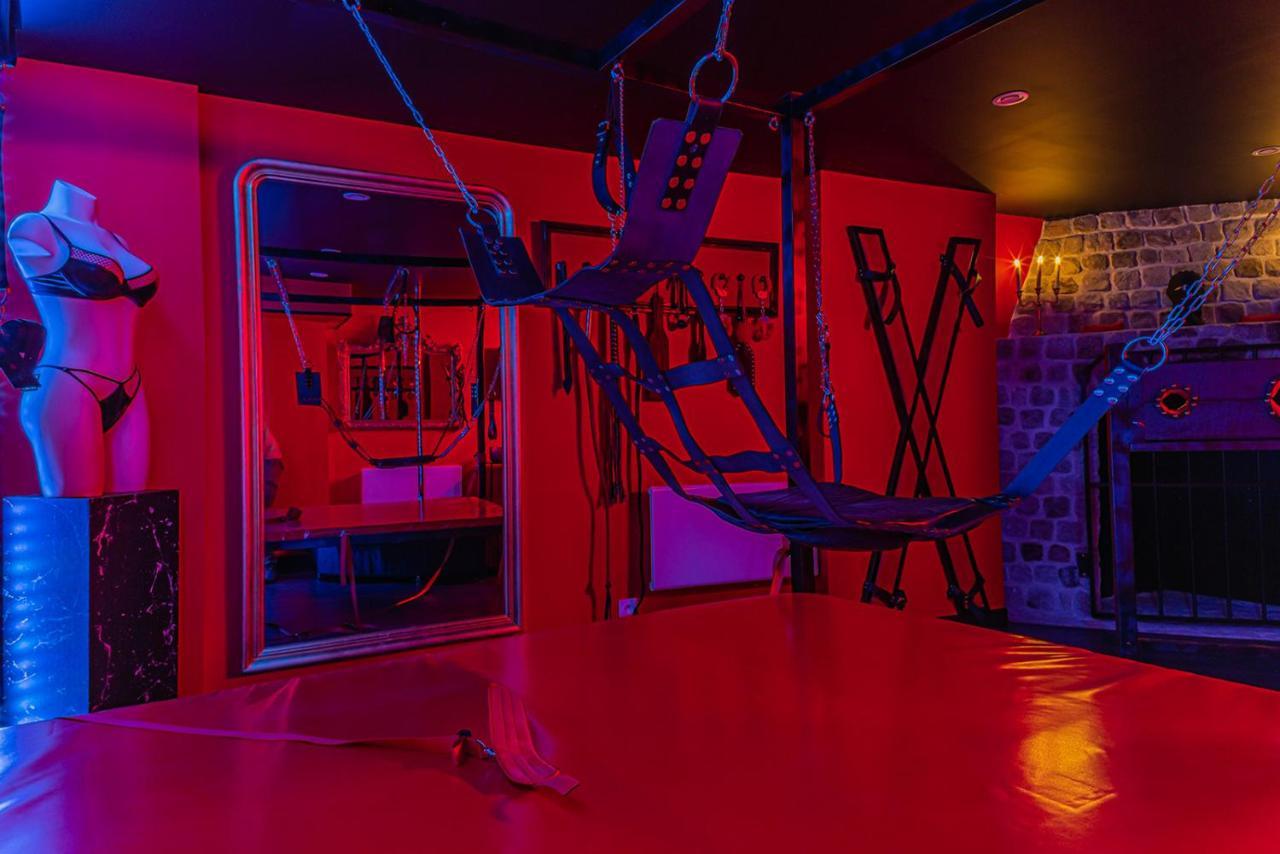 Villa Playroom Xxl Loft: Adult Retreat With Rooftop Views Libourne