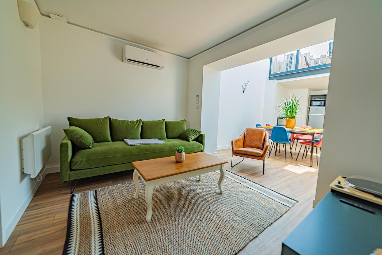 Playroom Xxl Loft: Adult Retreat With Rooftop Views Villa Libourne